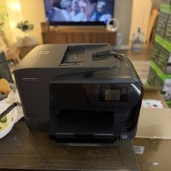 HP OfficeJet Pro 8710 All-in-One Printer. 5 miles free delivery.