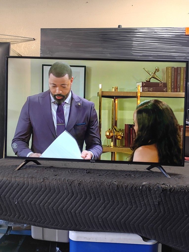 55 Inch Hisense Roku 4k Smart Really Nice Tv Comes With Remote Control Shows Great Picture Works Perfect Guaranteed
