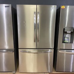 New Frigidaire Gallery Bottom Freezer Refrigerator With Internal Water Dispenser And Ice Optional‼️‼️