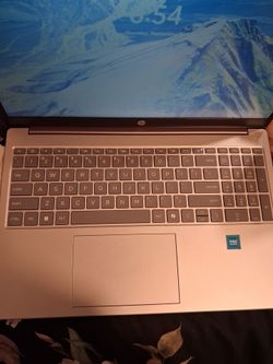 HP LAPTOP SILVER COLOR