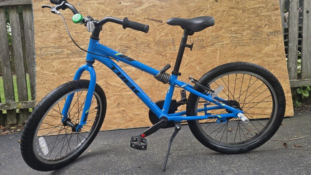 Kids Trek Bike w/ Pegs