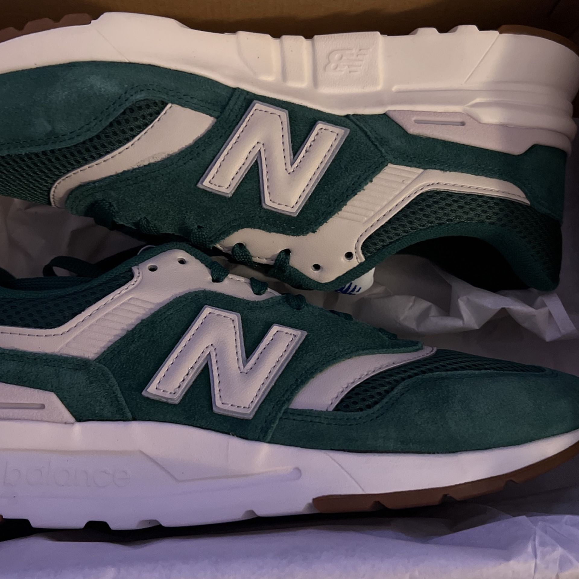 New Balance 997H Nightwatch Green Men’s 9.5 Brand New With Box