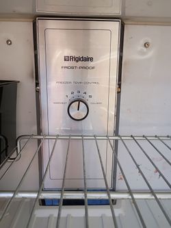 Fridgidare 18 CU FT. Fridge/Freezer