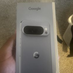 Google Pixel 10 Pro XL Moonstone