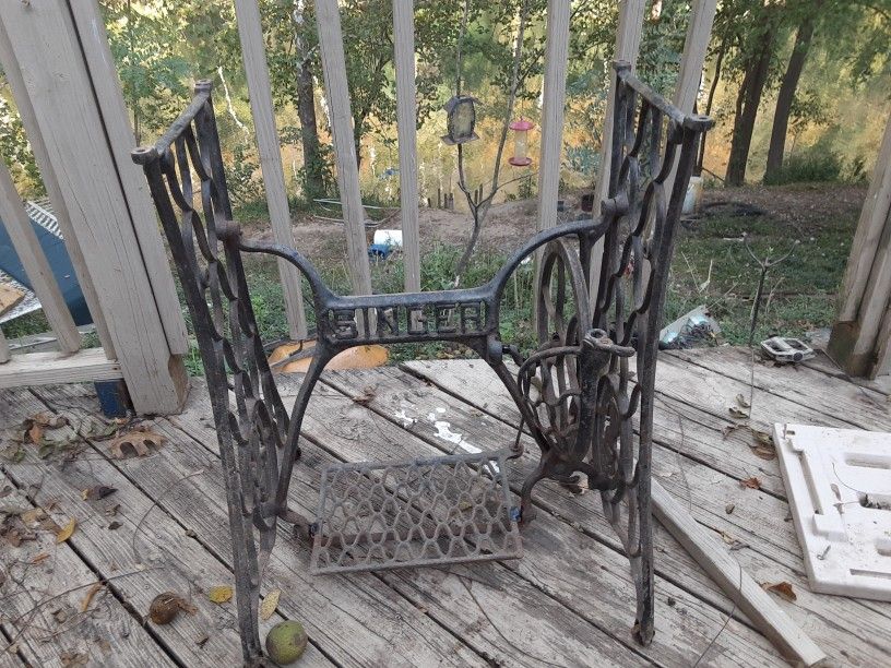 Singer Treadle Sewing Machine Stand