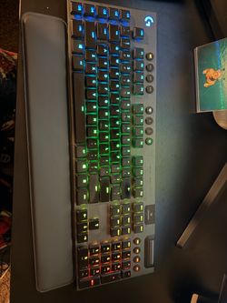 Logitech G915  Keyboard