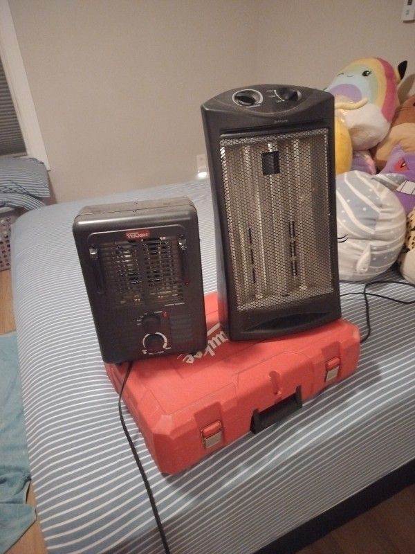 2 Space Heaters Large Rooms - Konwin and Hyper Tough