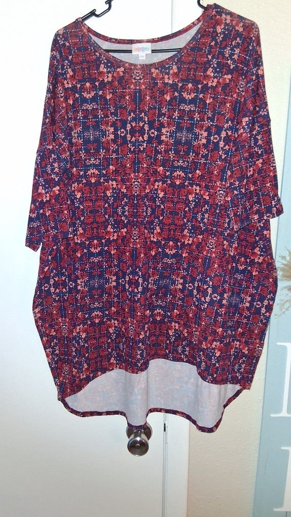 Beautiful Lularoe Tunic 2/3x