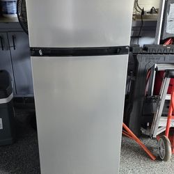 7.0 new Frigidaire works perfectly 