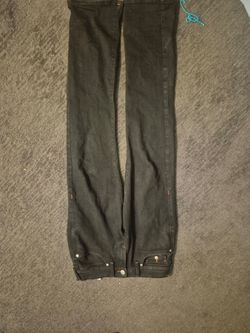 Black an red trues