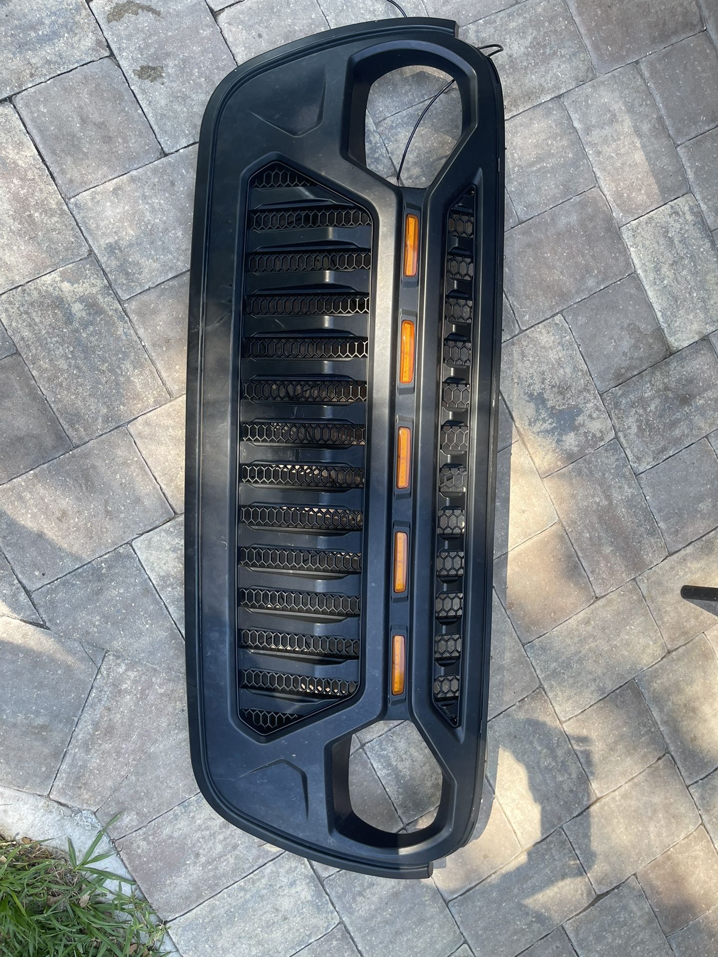 Jeep JL/JT Grille With Running Lights