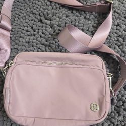  NWOT Lululemon Light Pink Belt Bag