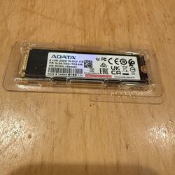 ADATA 1TB Legend 710 PCIe Gen3 x4 M.2 2280 Solid State Drive