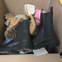 Wholesale 100 Pieces Lot Boots, Coats, Jackets, Toys, Backpack, Handbags & More
