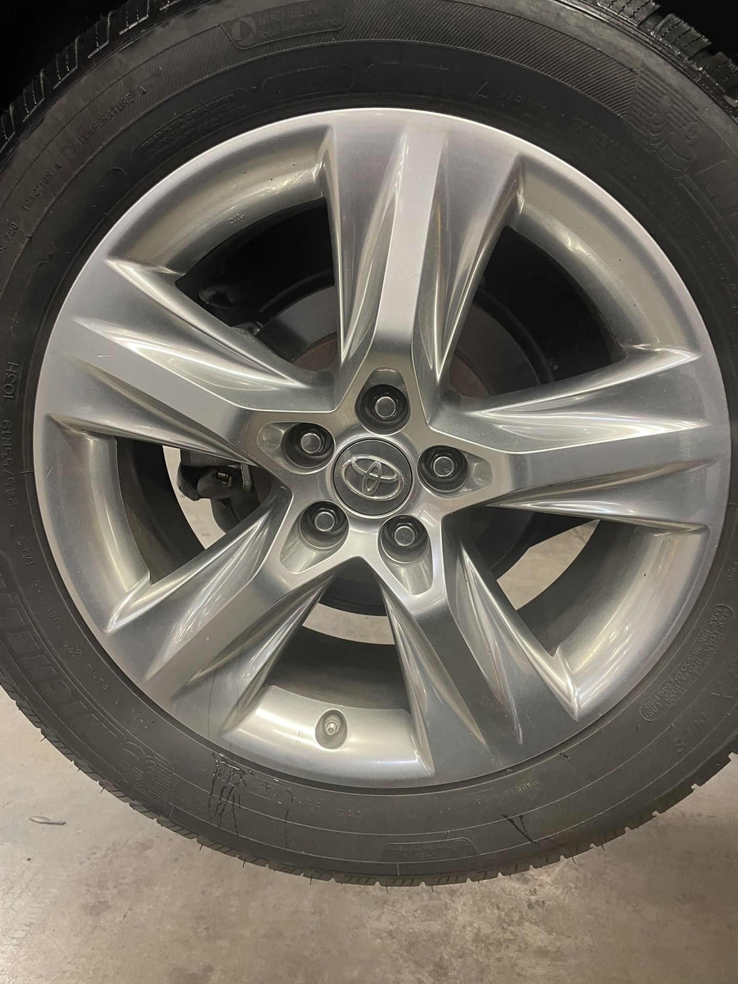 Toyota Highlander Wheel And Tire