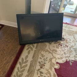 *** WALL MOUNT 32” TV