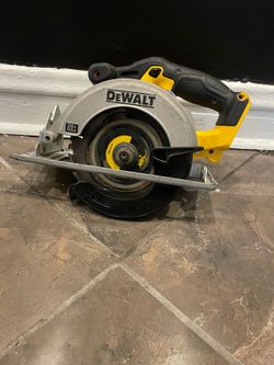 DeWalt 20V MAX 6-1/2” Cordless Circular Saw – Tool Only