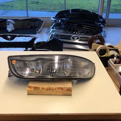 1997 To 1999 Buick Lesabre Headlight Passenger Side Assembly #465