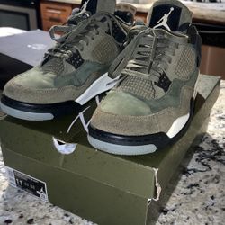 JORDAN 4 RETRO
