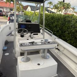 2001 Robalo 2020