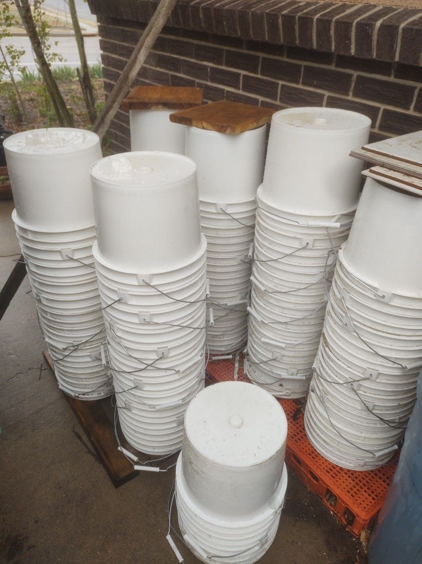 100 3.5 Gallon Food Grade Buckets With Lids And Handles