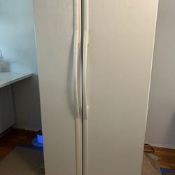 Amana Side By Side Refrigerator 
