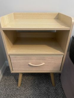 Nightstand - Like new!