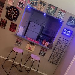 Bar stools and Metal Ice decoration 