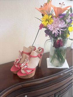COACH FLOWERY HEELS 7.5