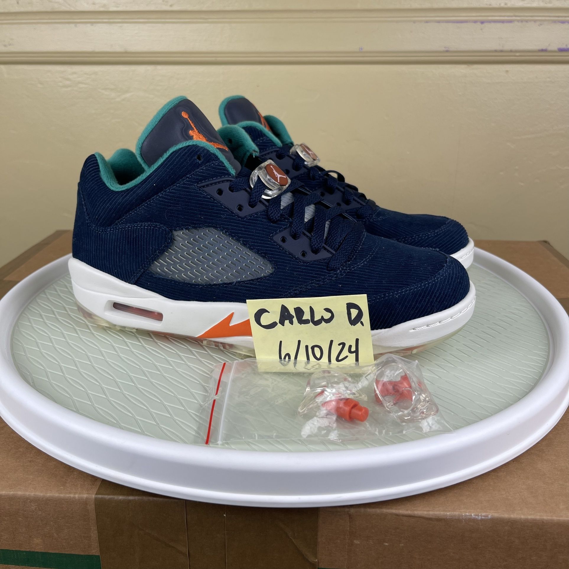 Size 10.5 Air Jordan 5 Golf shoes NRG Lucky & Good - Friends 