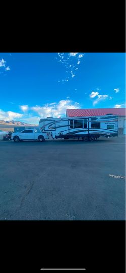 Fusion 5th wheel toy hauler