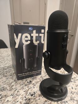 Blue Yeti Blackout USB Microphone