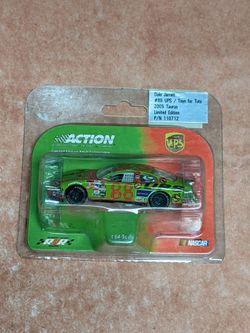 Vintage 2005 Dale Jarrett UPS Action Racing Collectible Diecast Car $8