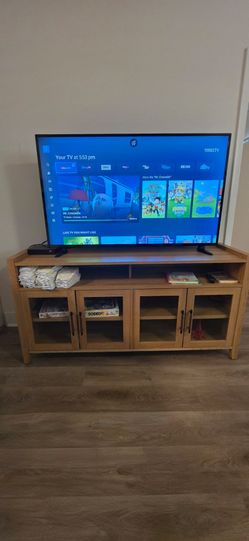Tv / Tv Stand / Bassinet / Baby Bathtub