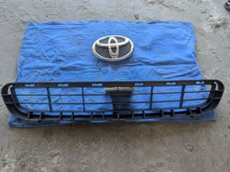 07-11 Toyota Camry Grille and Emblem