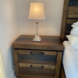 Beautiful Antique Nightstand/Table Lamp. Nice and cozy. Like new condition. 22” tall with shade. Look at another lamp and buy both for $50. Great barg