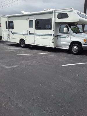 Photo One owner 2002 Four Winds 28 foot Class C RV