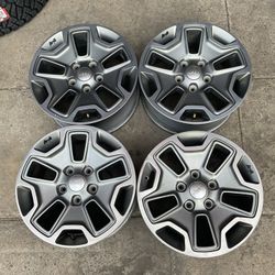 17” Jeep Oem Wheels.
