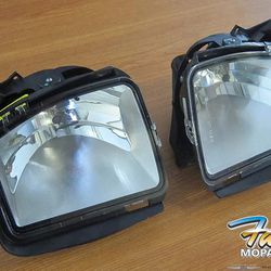 13/19 Dodge Ram Oem Fog Lights In Excellent Condition Need Gone Today 