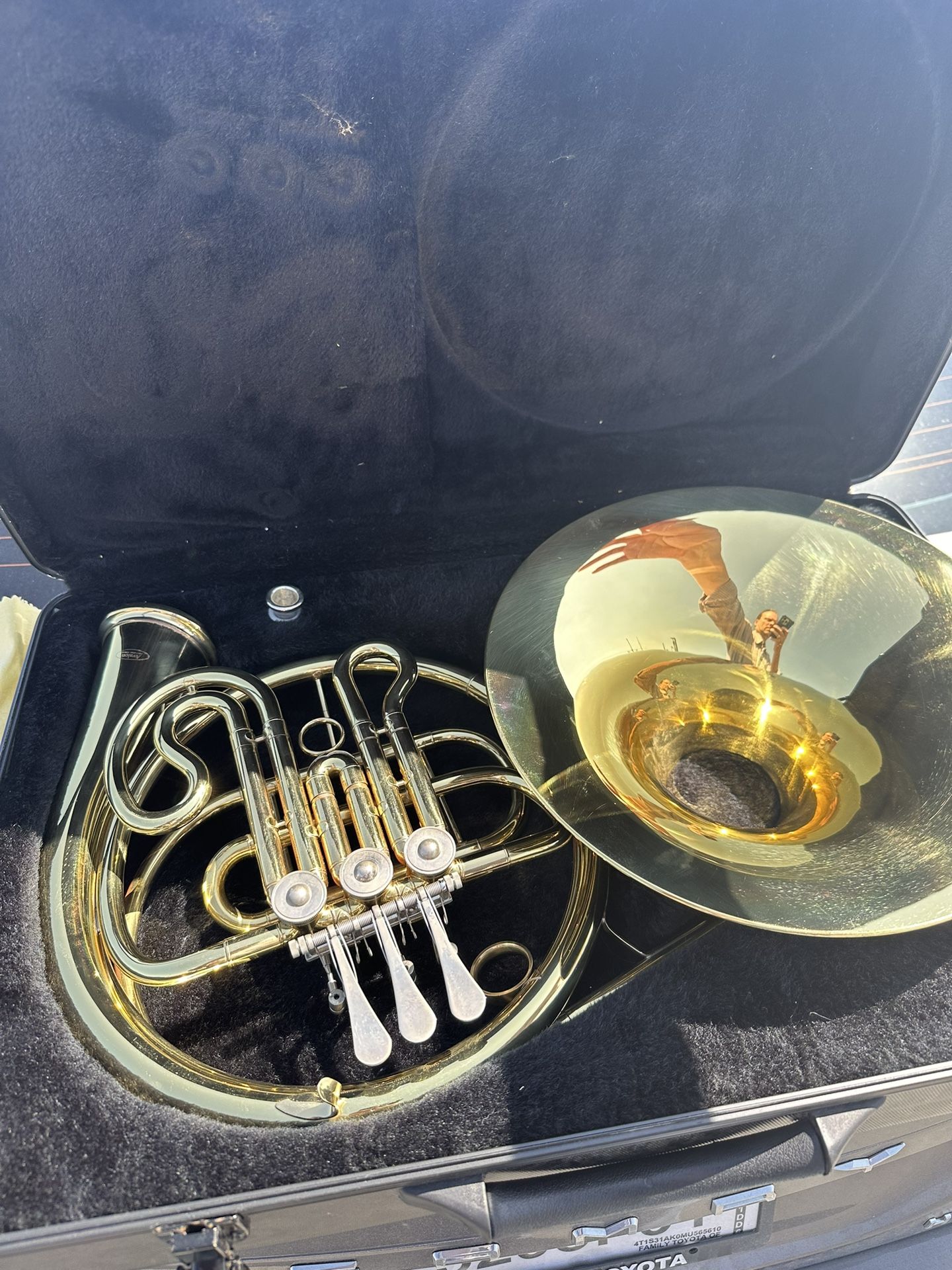 Very Nice French Horn Excellent Condition Plays Great $450 Firm