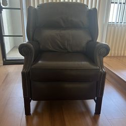 Thomasville Leather Upholstery Recliner