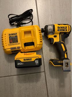 DeWalt 20V XR 1/4 Cordless Impact Driver with Fast Charger and 5AH battery