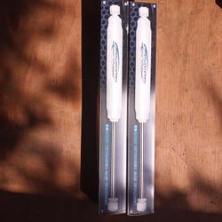 01 Chevy Suburban 1500 Rear Shocks