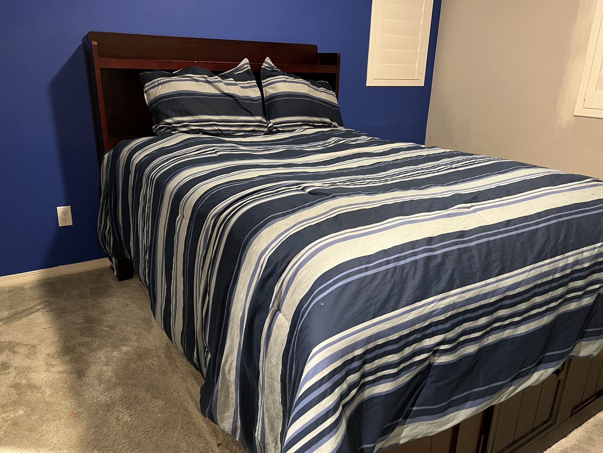 Full Size Captains Bed With Drawers