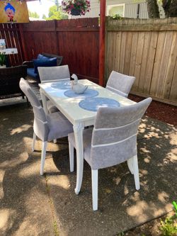 Table and Perfect condition