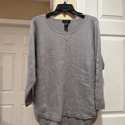 Women’s gray long sleeve blouse