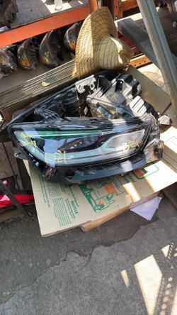 Pacifica headlight 2021 2023