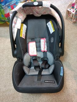 Graco SnugRide SnugFit 35 Lite Elite Baby Car Seat With Car Base, Click Connect Compatible, 4-35lb