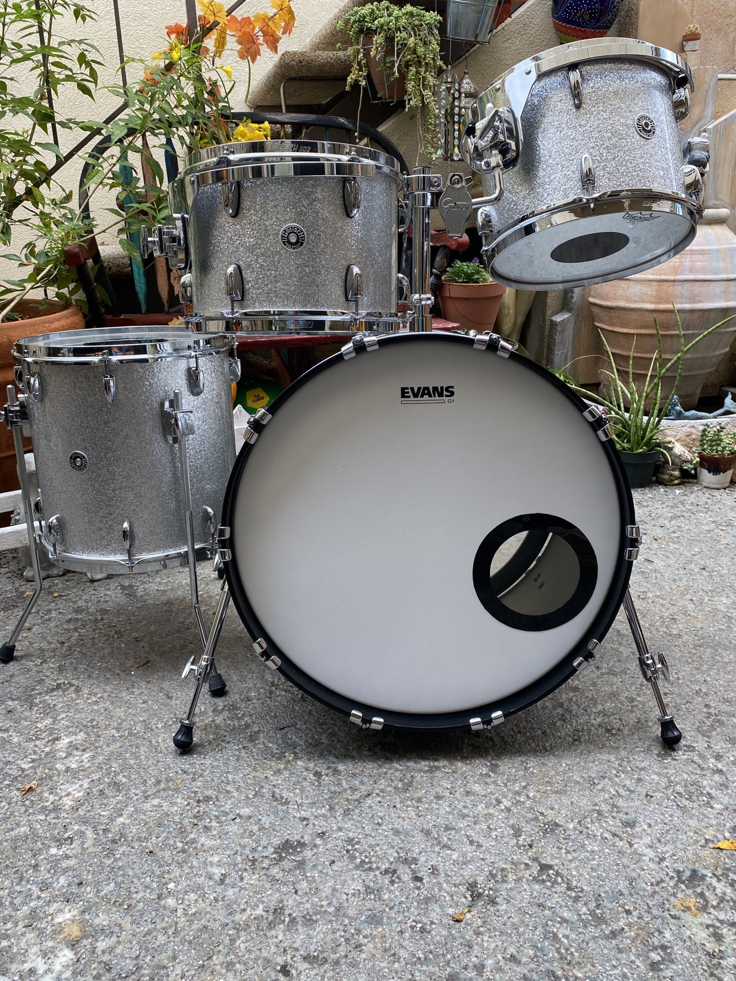 Gretsch Brooklyn Maple 4pc 22/12/13/14 Drum Set White Sparkle