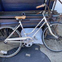Huffy Oakwood Women’s Bicycle 